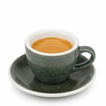Frisch zubereiteter Espresso mit Edel Bitter Bohnen – cremige Crema und vollmundiger Geschmack
